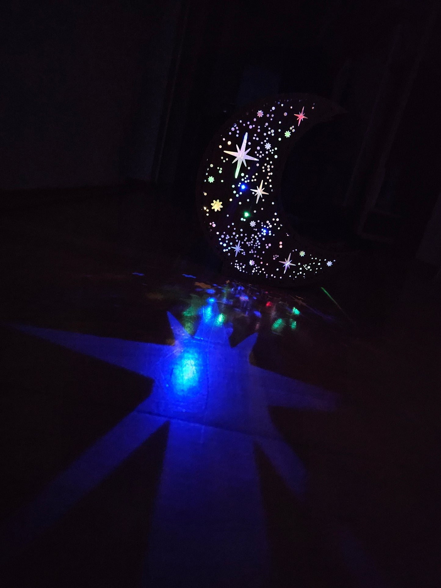 Halbmond Holzlampe handgefertigt mit LED-Licht