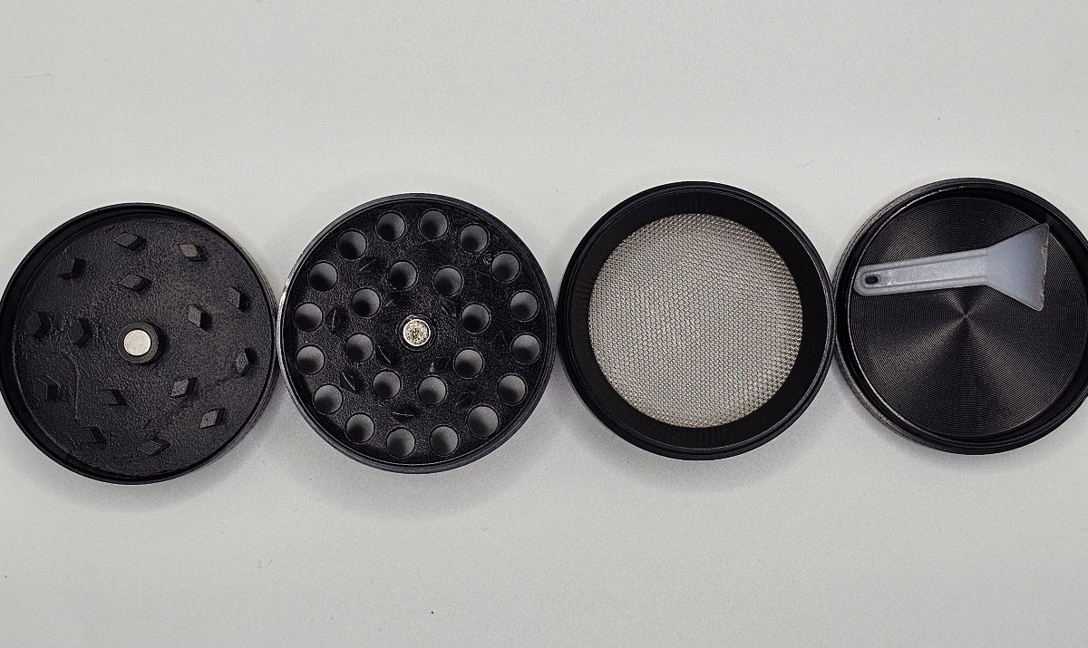 Grinder mit Wunschgravur ansicht einzelteile zerlegt - Meisenberger Laser & Gravur