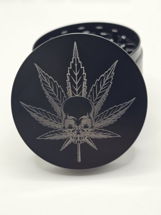 XL Grinder mit totenkopf graviert lasergravur personalisiert