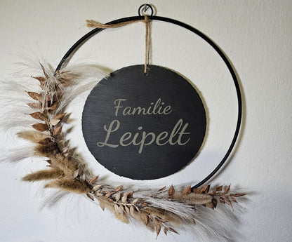 Türkranz personalisiert mit Gravur auf Schieferplatte & Trockenblumen Familie Leipelt